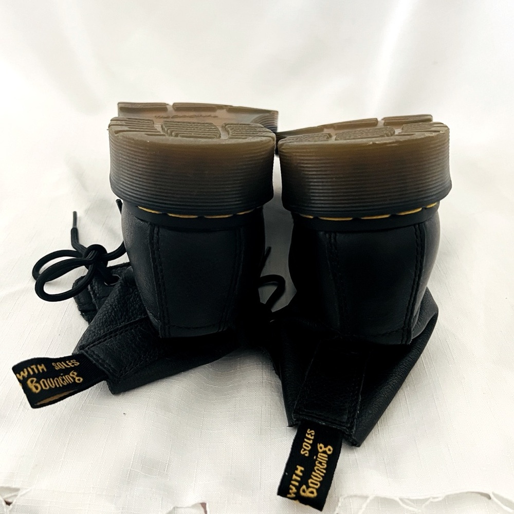 Dr. Martens/ Authentic & Original / Women’s~1460 Iconic Air Wair Leather Boot - Picture 8 of 16